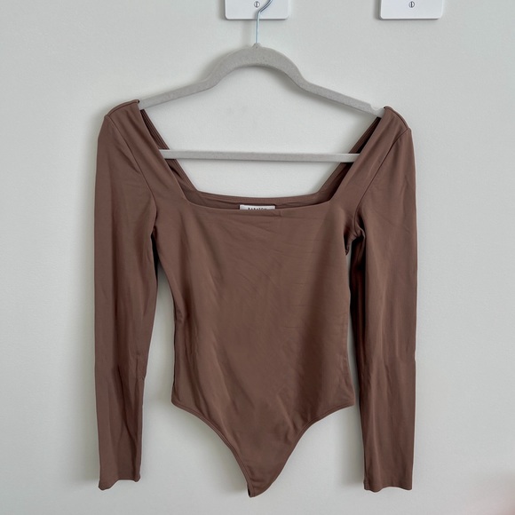 Babaton Contour Squareneck Longsleeve bodysuit - Picture 3 of 3
